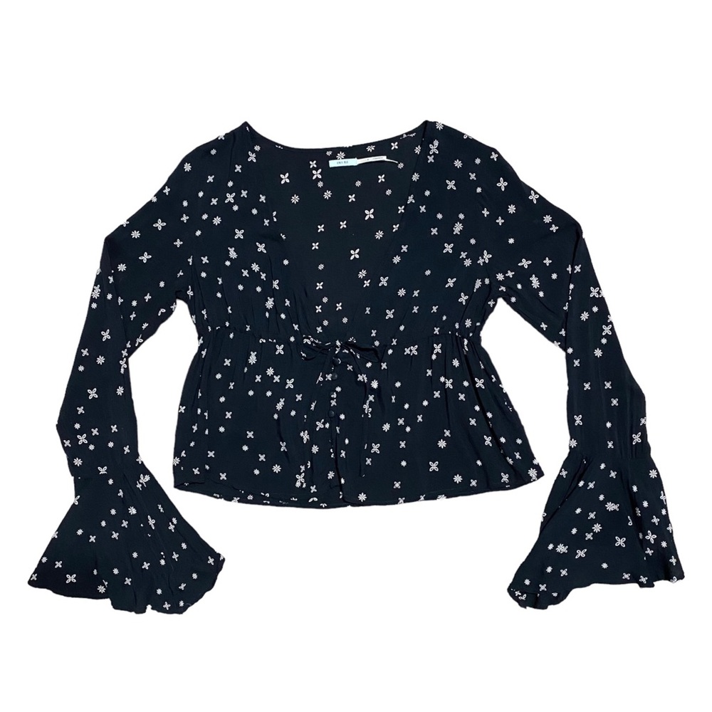 Kimchi Blue Urban Outfitters Ditsy Floral Bell Sleeve Top